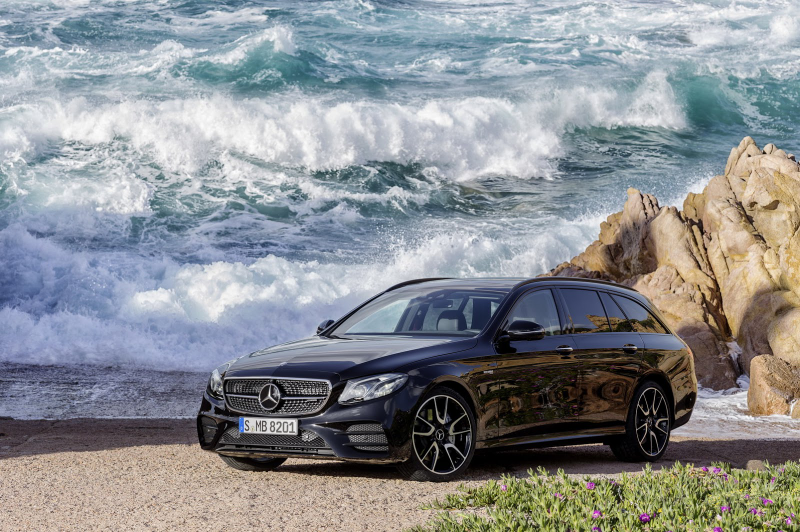 Illustration for article titled The Mercedes E43 AMG Estate Is Your Latest 400 HP Forbidden Fruit Wagon